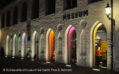 Südsauerlandmuseum bei Nacht, Foto S. Schnatz
